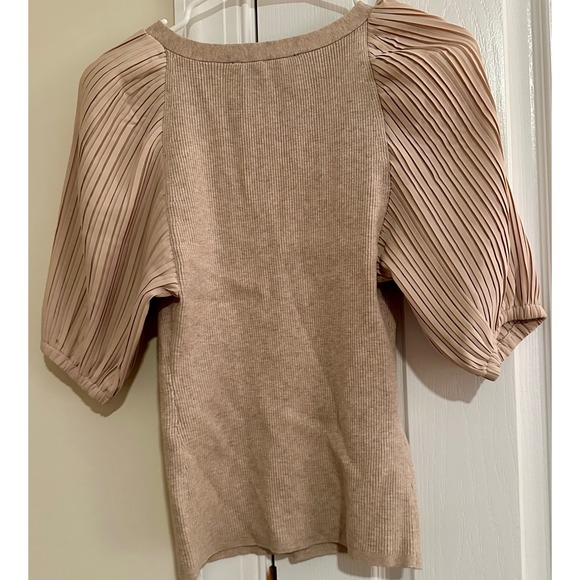 White House Black Market Ribbed Pleated Sleeve Button Neck Top‎ Beige Women's S - Picture 4 of 8